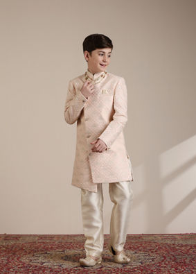 alt message - Manyavar Boys Boys Shell Pink Geometric Patterned Indo-Western Set image number 2